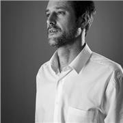 Professeur de Théâtre, je propose de donner des cours par visioconférence de diction, interprétation et préparation physique et psychologique de l'apprenti comédien, ou de l'apprenti acteur (caméra) grâce à ma formation professionnelle, expérience profess